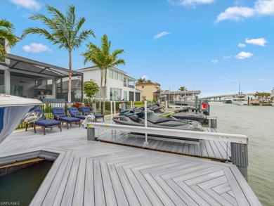 Luxuriate in a perfect piece of paradise! This spectacular - photo 48