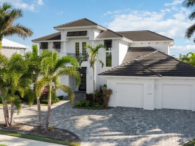 Luxuriate in a perfect piece of paradise! This spectacular - photo 50