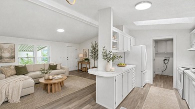 Just remodeled! 3 bed, 2 bath home (~1,152 sq ft) built in 1991 - photo 3
