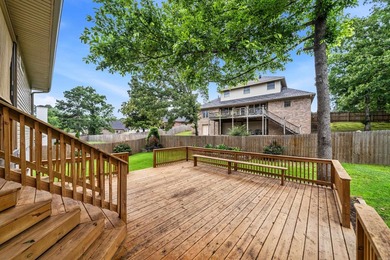 Located on highly coveted Peninsula Drive, this well-kept - photo 38
