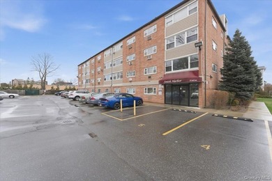 Spacious and bright one-bedroom co-op in Smith Harbor featuring