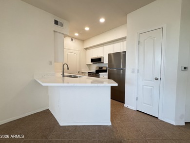 LIVE in the HEART OF PHOENIX/BILTMORE AREA ** Nice 2 bedroom 2