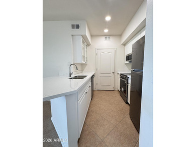 LIVE in the HEART OF PHOENIX/BILTMORE AREA ** Nice 2 bedroom 2