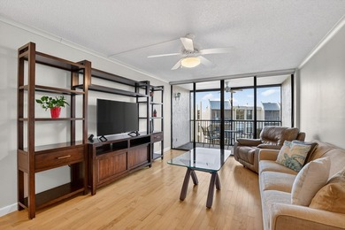 Enjoy waterway views & the daily boat parade from your master - photo 10