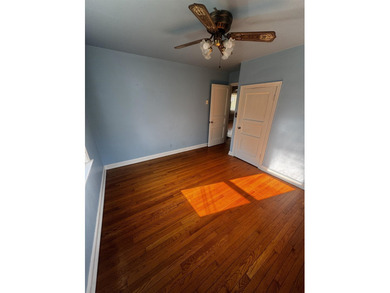Move-in ready cape cod home in popular neighborhood near Narrows - photo 12