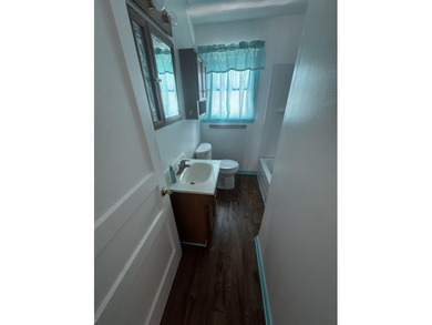 Move-in ready cape cod home in popular neighborhood near Narrows - photo 13