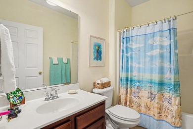 Welcome to this delightful three-bedroom, two-bathroom end unit - photo 21