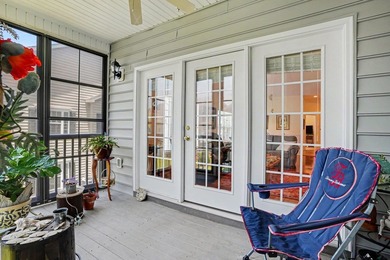 Welcome to this delightful three-bedroom, two-bathroom end unit - photo 24