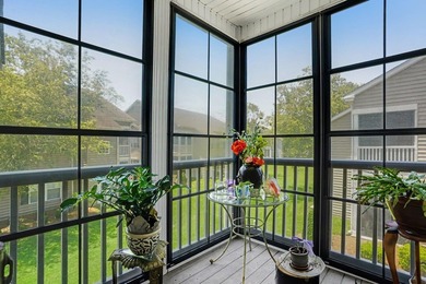 Welcome to this delightful three-bedroom, two-bathroom end unit - photo 25