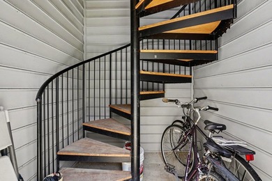 Welcome to this delightful three-bedroom, two-bathroom end unit - photo 27