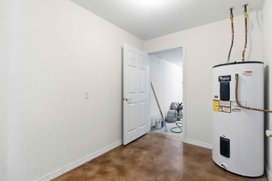 When it comes to spacious, upscale, waterfront living in - photo 50