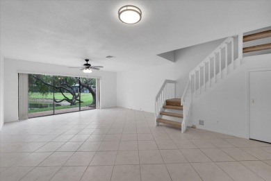 Lake Townhome/Townhouse For Sale in Lauderhill, Florida
