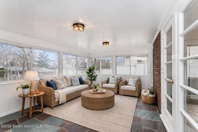 Welcome to this welcoming and sprawling mid-century modern - photo 12