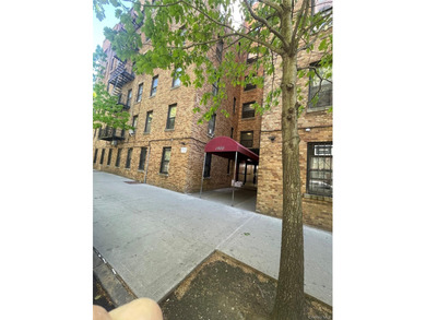 Welcome home to this beautifully maintained and renovated - photo 18