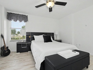 Beautifully renovated with stunning white tile, freshly painted - photo 31