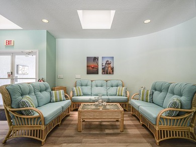 Beautifully renovated with stunning white tile, freshly painted - photo 39