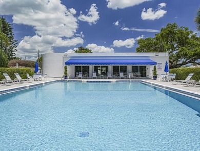 Beautifully renovated with stunning white tile, freshly painted - photo 43