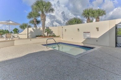This beautifully designed single-level home features 3 bedrooms - photo 11