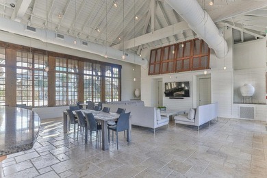 This beautifully designed single-level home features 3 bedrooms - photo 18