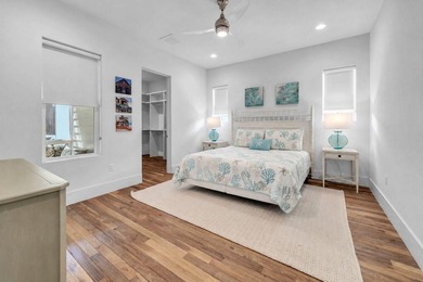 This beautifully designed single-level home features 3 bedrooms - photo 28