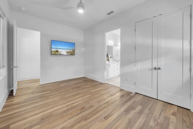 This beautifully designed single-level home features 3 bedrooms - photo 29