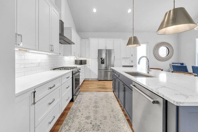 This beautifully designed single-level home features 3 bedrooms - photo 37