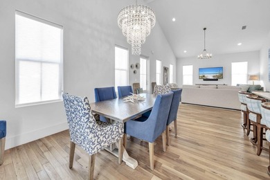 This beautifully designed single-level home features 3 bedrooms - photo 41