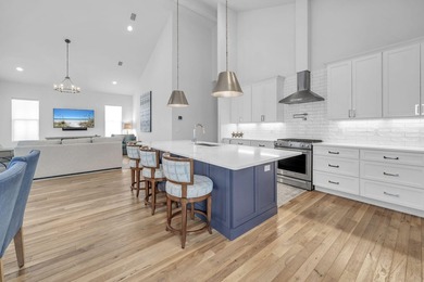 This beautifully designed single-level home features 3 bedrooms - photo 42