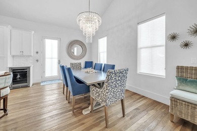 This beautifully designed single-level home features 3 bedrooms - photo 44