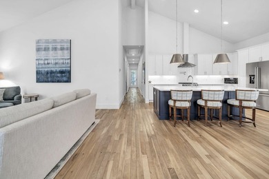 This beautifully designed single-level home features 3 bedrooms - photo 48