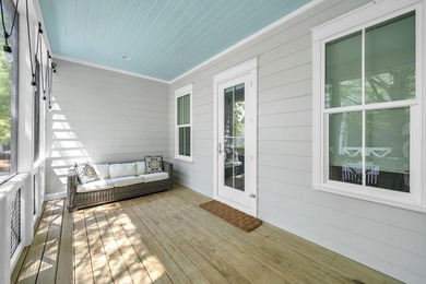 This beautifully designed single-level home features 3 bedrooms - photo 49