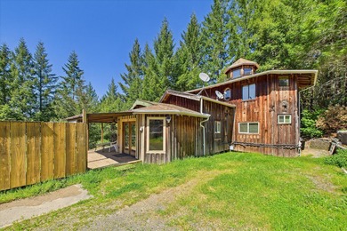 (private lake, pond, creek) Home For Sale in Redway California