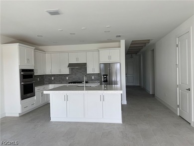 Discover the perfect blend of luxury, comfort, and modern living - photo 14