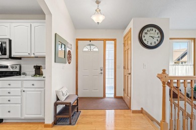 Convenient one level living Buffalo end unit townhouse in quiet - photo 15