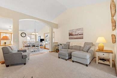 Convenient one level living Buffalo end unit townhouse in quiet - photo 22