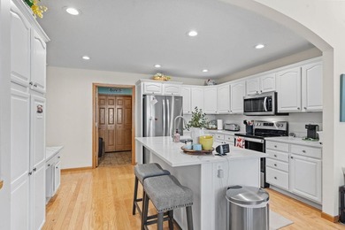 Convenient one level living Buffalo end unit townhouse in quiet - photo 25