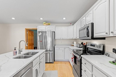 Convenient one level living Buffalo end unit townhouse in quiet - photo 27