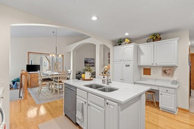 Convenient one level living Buffalo end unit townhouse in quiet - photo 30