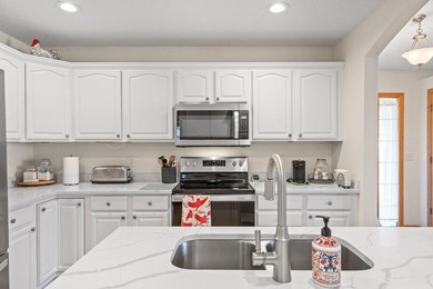Convenient one level living Buffalo end unit townhouse in quiet - photo 31