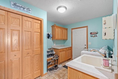 Convenient one level living Buffalo end unit townhouse in quiet - photo 32