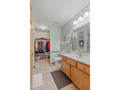 Convenient one level living Buffalo end unit townhouse in quiet - photo 37
