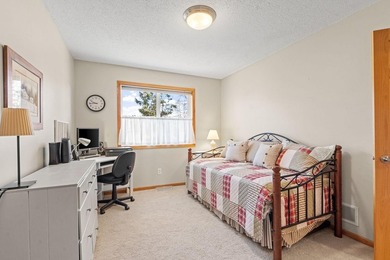 Convenient one level living Buffalo end unit townhouse in quiet - photo 39