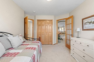 Convenient one level living Buffalo end unit townhouse in quiet - photo 40