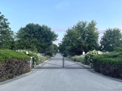 Lake Lot For Sale in Orland Park, Illinois