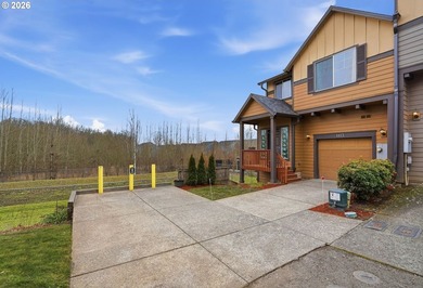 (private lake, pond, coastal) Townhome/Townhouse For Sale in Vancouver Washington