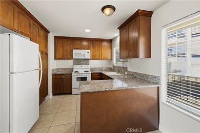 RECENTLY REFRESHED! ALL NEW INTERIOR PAINT (WALLS, DOORS & - photo 8