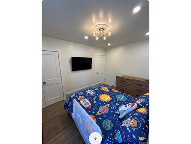 Welcome to this stunning completely detached, gut-renovated - photo 11