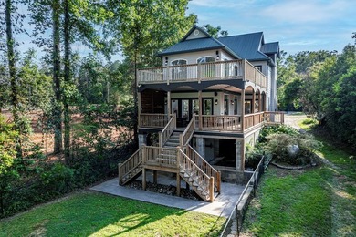 Stunning house on Lake Sinclair! This move in ready property has - photo 11