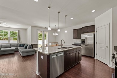 Welcome to this beautifully maintained, move-in-ready 4-bedroom - photo 13