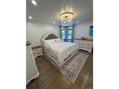 Welcome to this stunning completely detached, gut-renovated - photo 14
